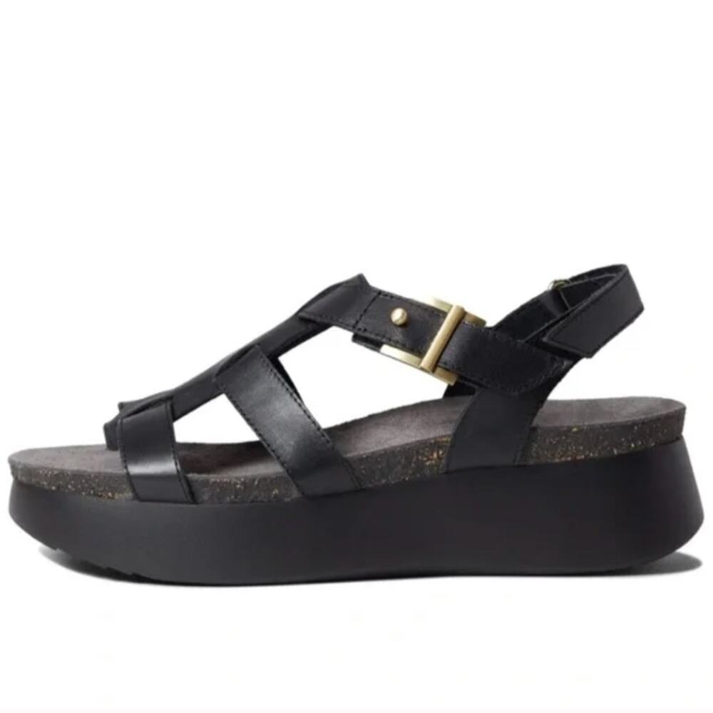 Munro Flynn Sandal Size 9W New $180